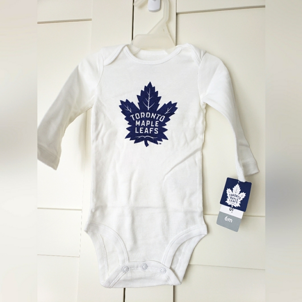 COPY - BNWT infant Toronto maple leafs onesie